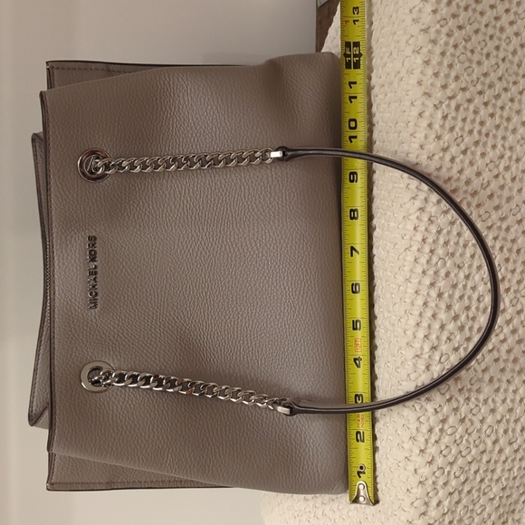 Michael Kors Gray Pebbled Leather Bag - Picture 13 of 15
